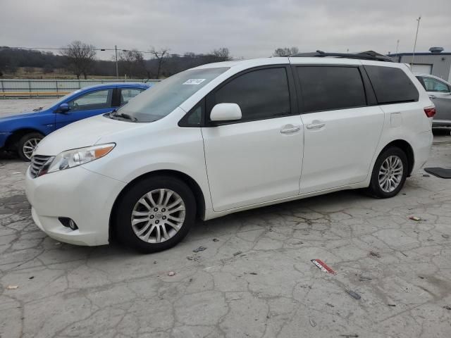 2017 Toyota Sienna XLE