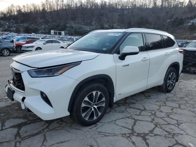 2021 Toyota Highlander Hybrid XLE