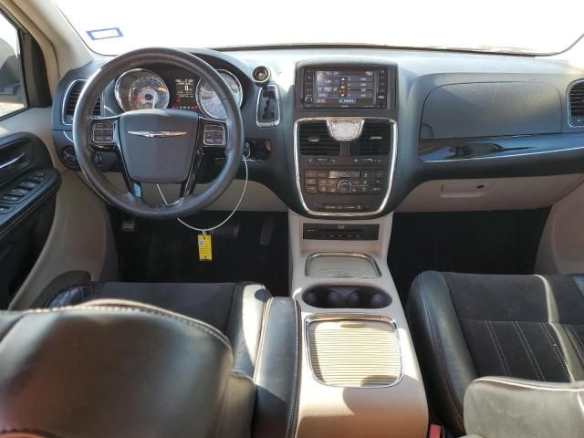 2014 Chrysler Town & Country Touring L