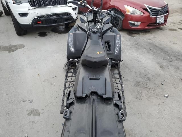 2018 Skidoo REV