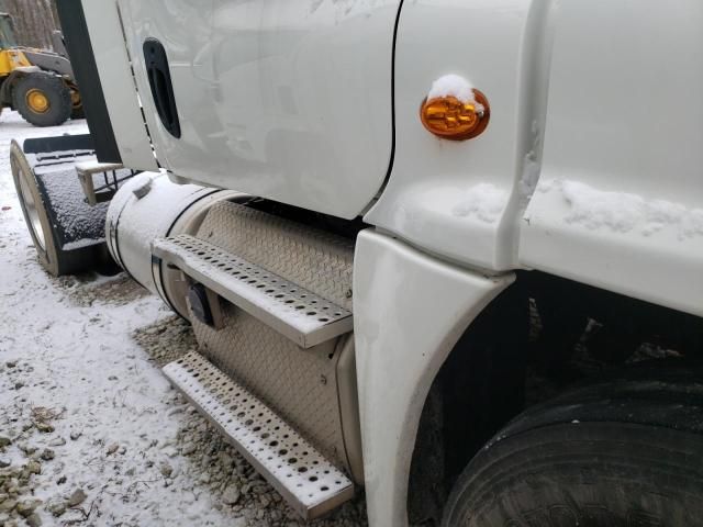 2018 Freightliner Cascadia 125