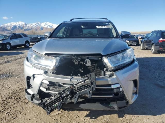 2017 Toyota Highlander SE