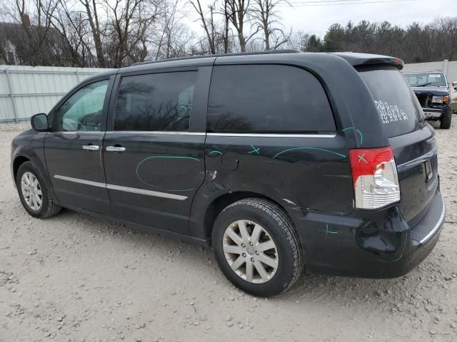 2016 Chrysler Town & Country Touring