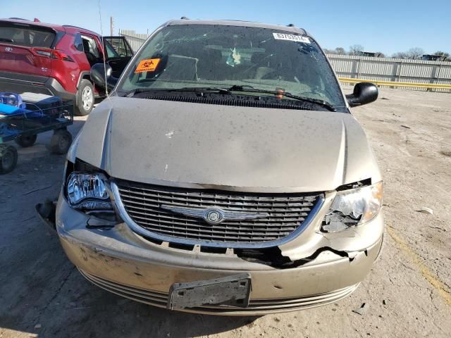 2004 Chrysler Town & Country LX