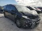 2018 Toyota Sienna XLE