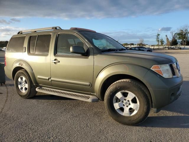 2005 Nissan Pathfinder LE