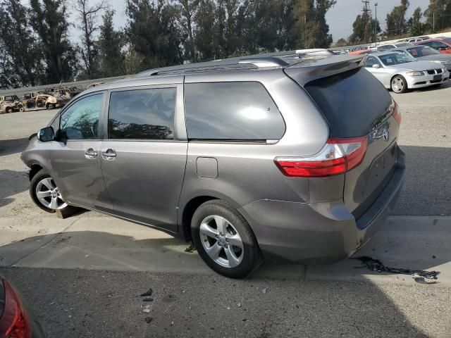 2017 Toyota Sienna LE