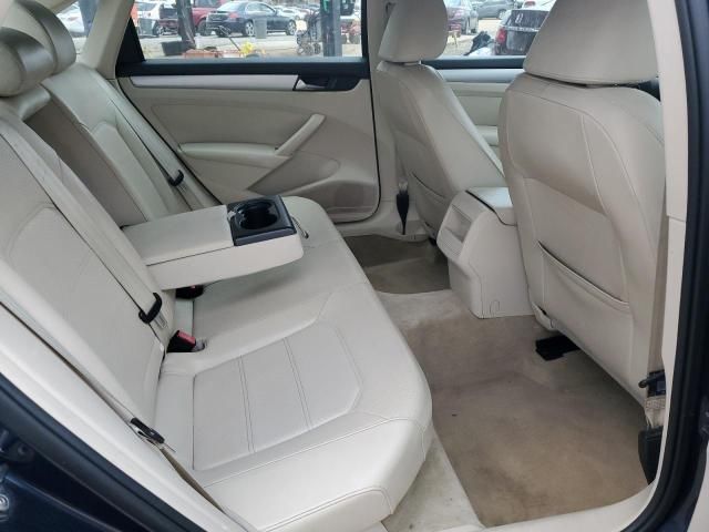 2012 Volkswagen Passat SE