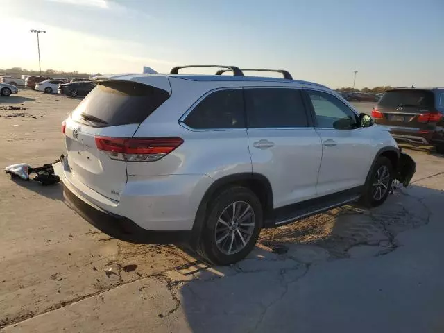 2019 Toyota Highlander SE