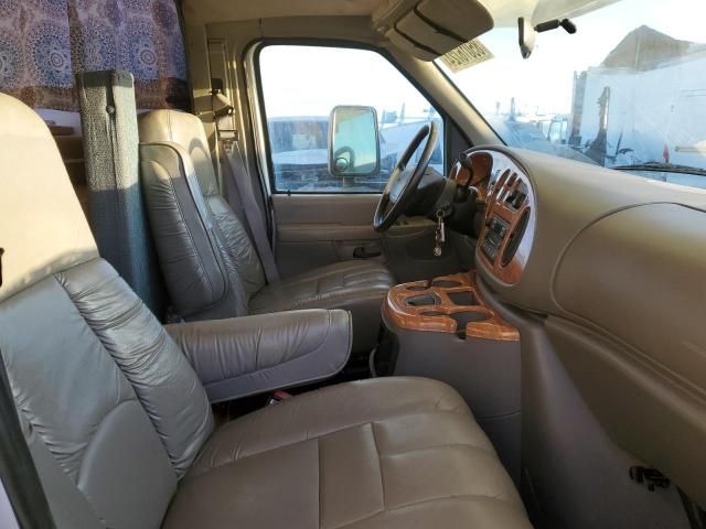 2002 Ford Econoline E450 Super Duty Cutaway Van