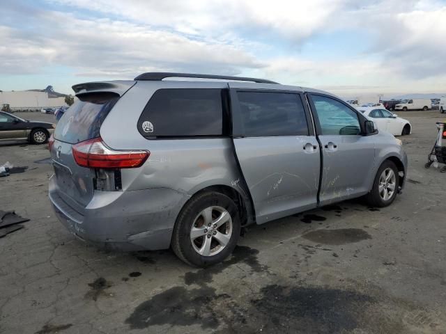 2016 Toyota Sienna LE