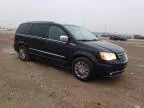 2015 Chrysler Town & Country Touring L