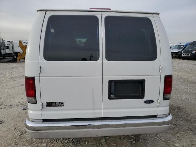 2004 Ford Econoline E350 Super Duty Wagon