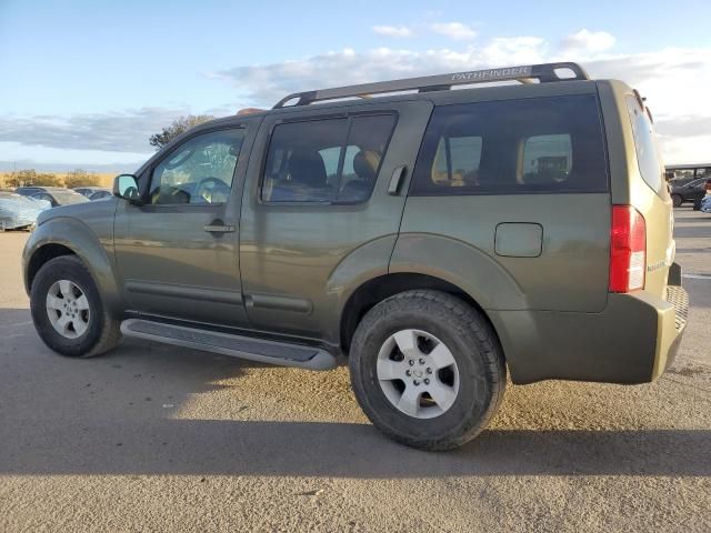 2005 Nissan Pathfinder LE