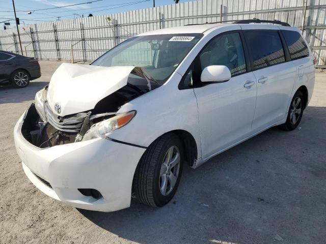 2014 Toyota Sienna LE