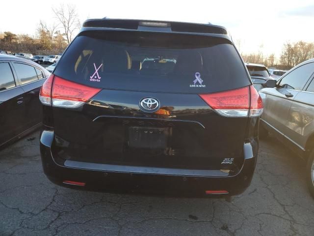 2013 Toyota Sienna XLE