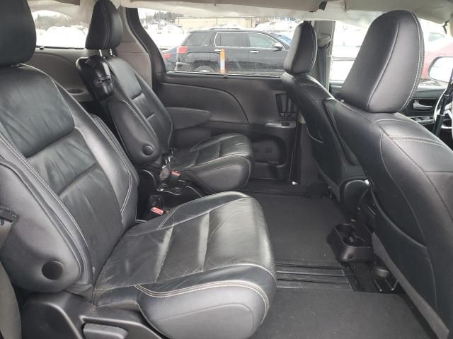 2016 Toyota Sienna SE