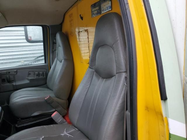 2009 GMC Savana Cutaway G3500