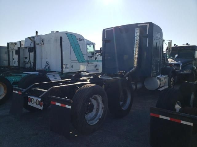 2005 Kenworth Construction T800