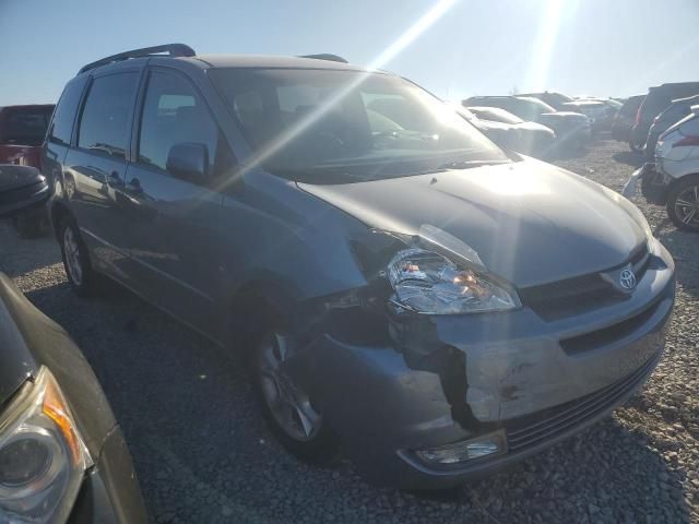 2004 Toyota Sienna XLE