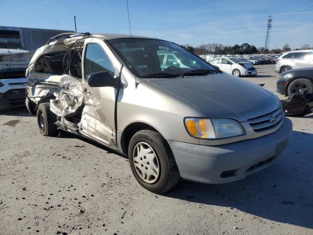 2002 Toyota Sienna LE