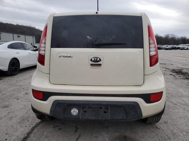 2013 KIA Soul +