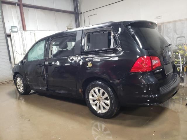 2013 Volkswagen Routan SE