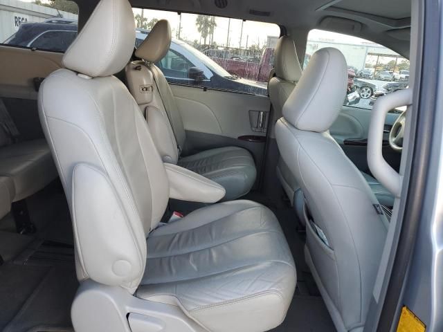 2013 Toyota Sienna XLE