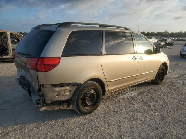 2004 Toyota Sienna CE