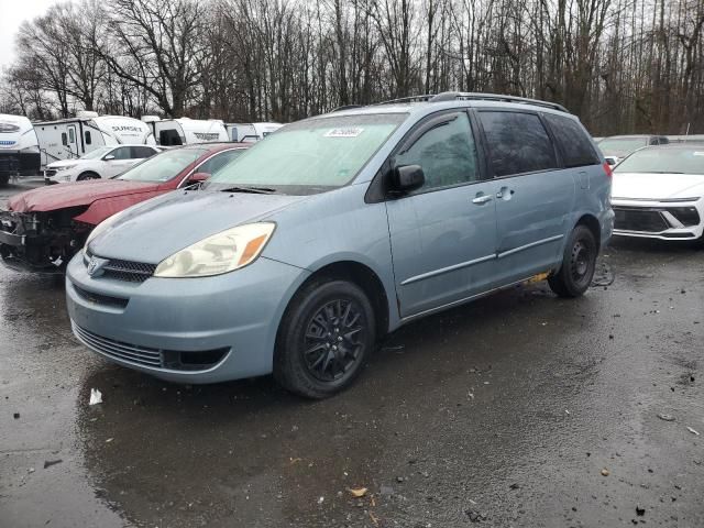 2004 Toyota Sienna CE