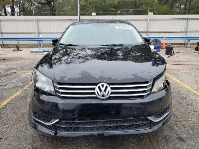 2015 Volkswagen Passat SE