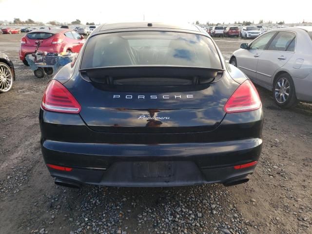 2016 Porsche Panamera 2