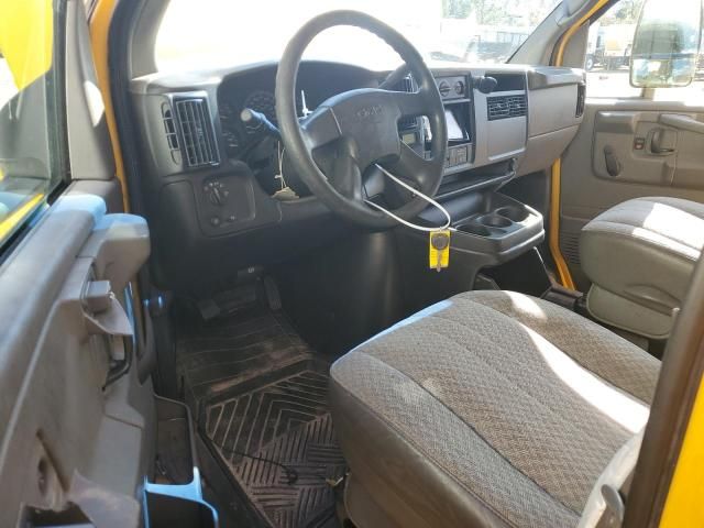 2005 GMC Savana Cutaway G3500