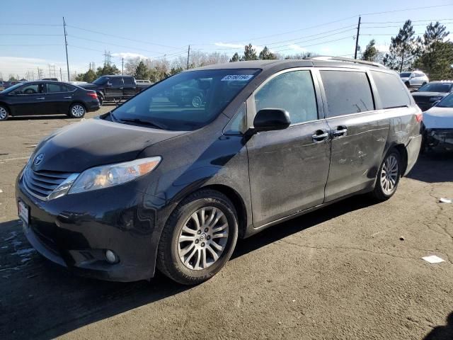 2016 Toyota Sienna XLE