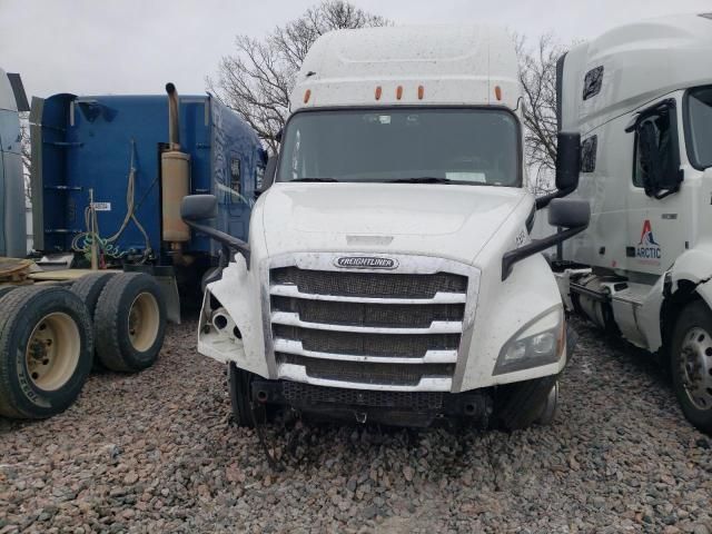 2019 Freightliner Cascadia 126