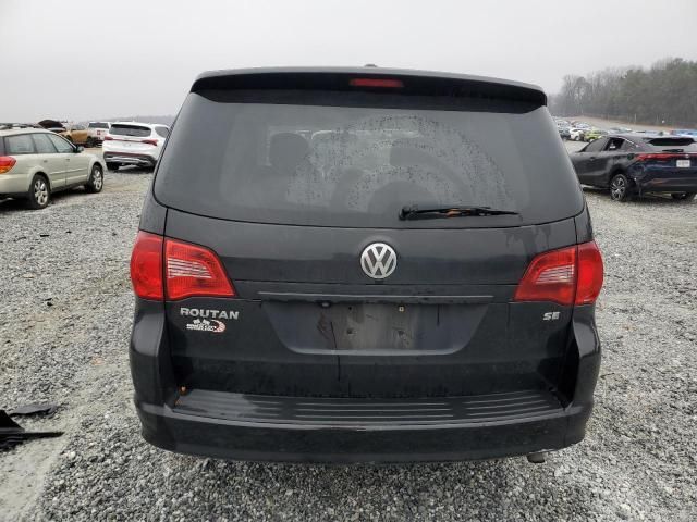 2010 Volkswagen Routan SE