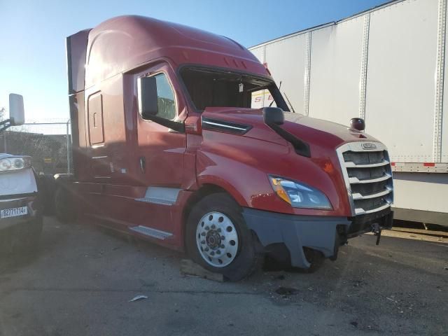 2019 Freightliner Cascadia 126