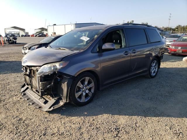 2012 Toyota Sienna Sport