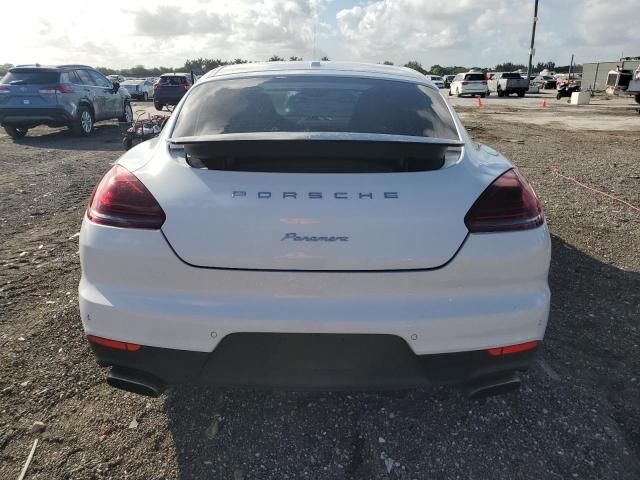 2016 Porsche Panamera 2