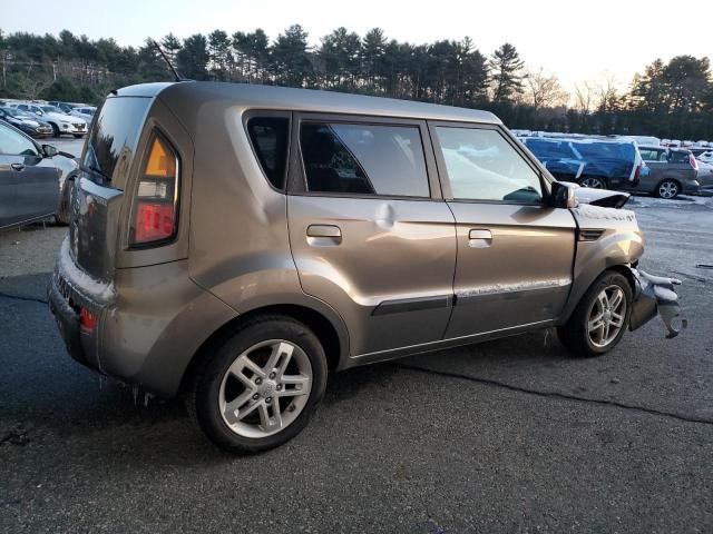 2010 KIA Soul +