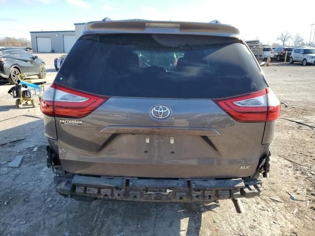 2017 Toyota Sienna XLE