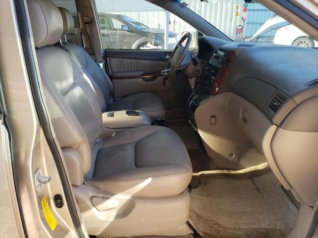 2004 Toyota Sienna XLE