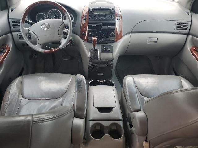 2004 Toyota Sienna XLE