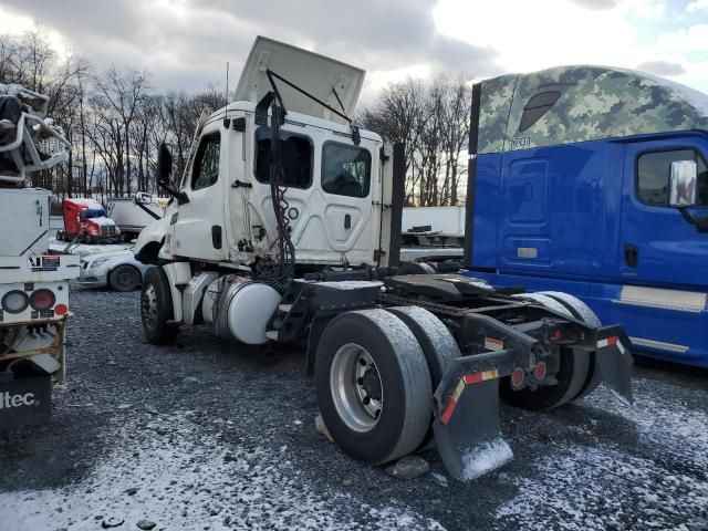 2020 Freightliner Cascadia 126