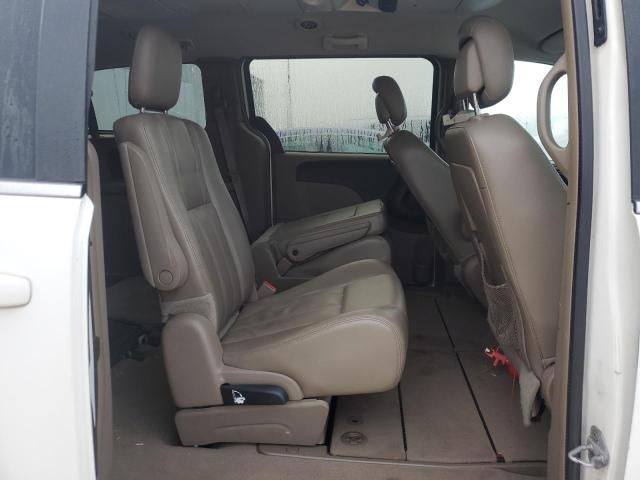 2013 Chrysler Town & Country Touring