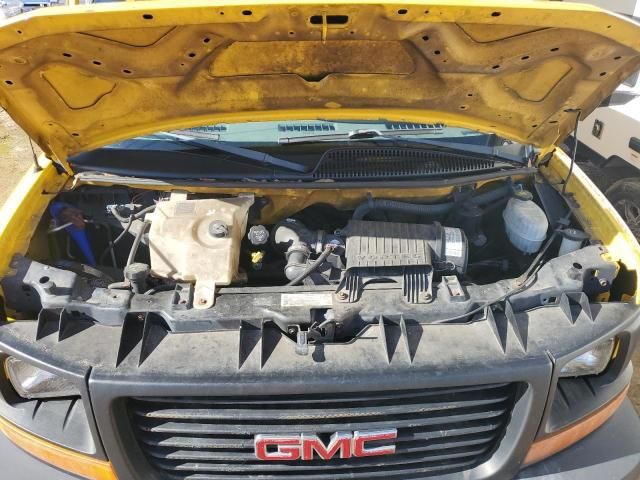 2005 GMC Savana Cutaway G3500