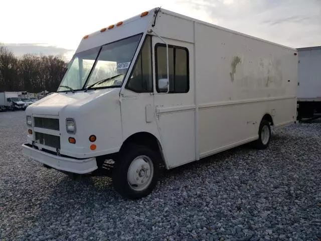 2004 Freightliner Chassis M Line WALK-IN Van