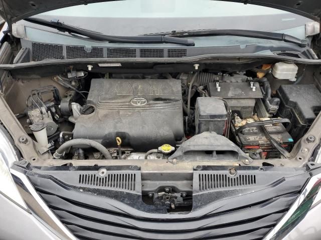 2013 Toyota Sienna LE