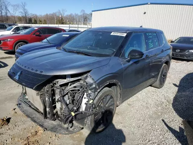 2023 Mitsubishi Outlander SE