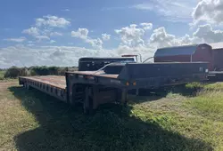 Salvage trucks for sale at Mercedes, TX auction: 2002 Trail King 48FT